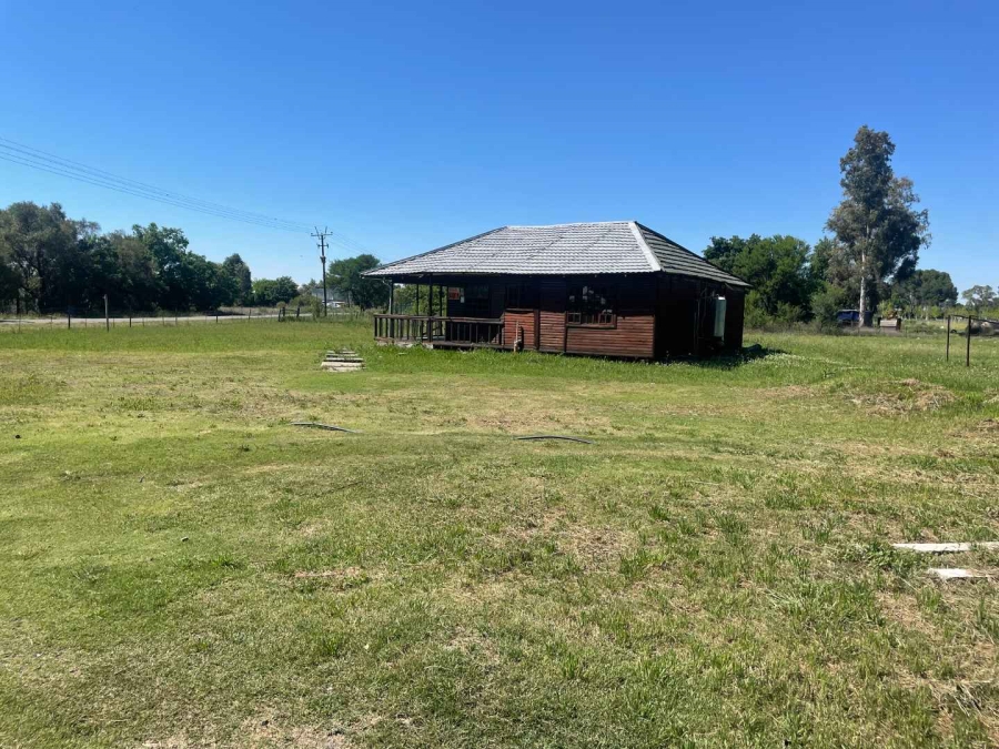 5 Bedroom Property for Sale in Estoire Free State